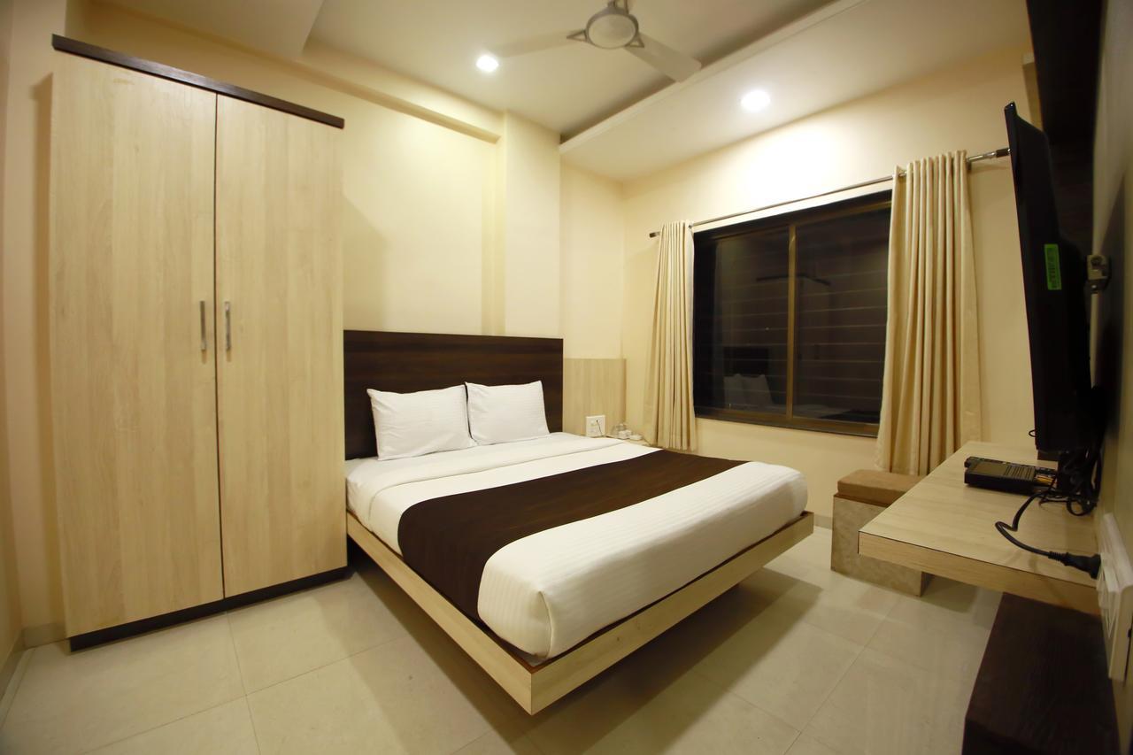 Hotel Madhuri Executive Kolhápur Exteriér fotografie